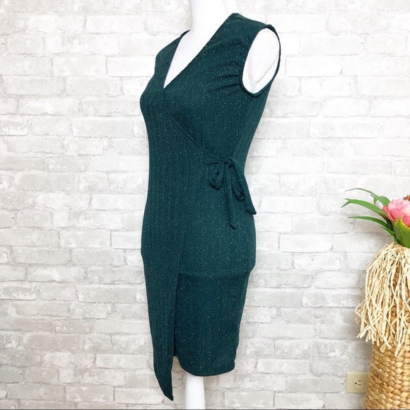Green Glittery V-Neck Sleeveless Fitted Mini Dress Medium - Picture 3 of 11